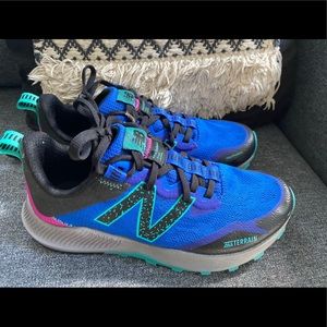 8 Wide - New Balance Sneakers